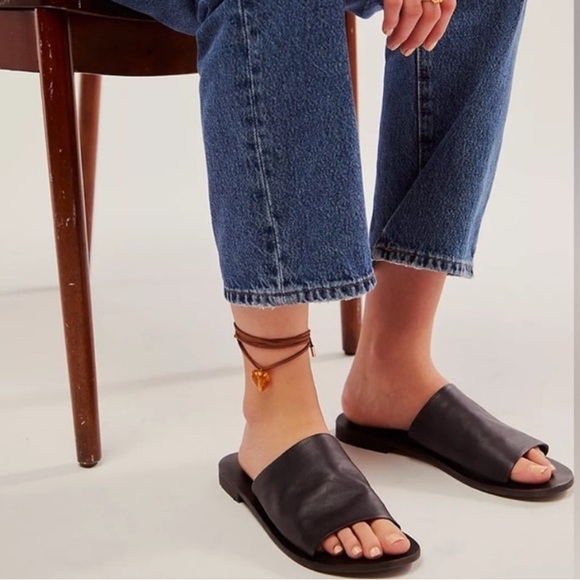 Free People Verona Slide Sandals Black Suede Leather Topstitch Detail Size 38.5 - Picture 6 of 12